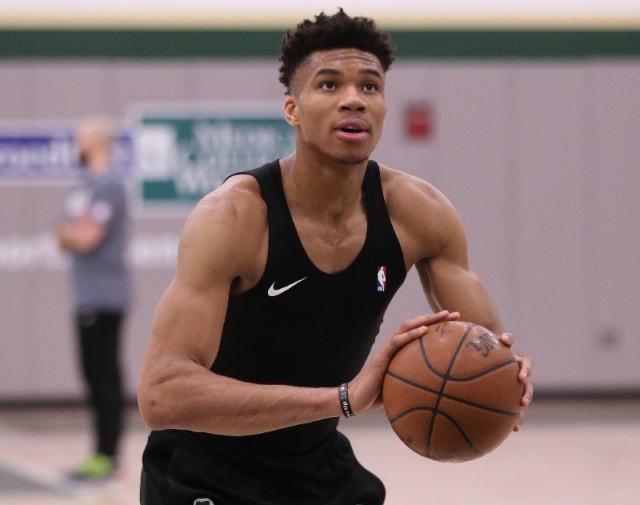 只在电视上 只在电视上