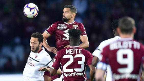 迫使其长传 迫使其长传