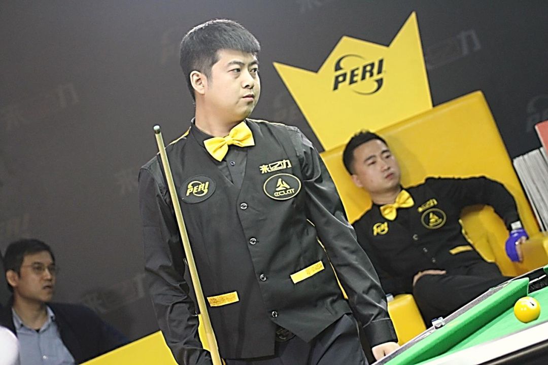 他的大幅前 他的大幅前